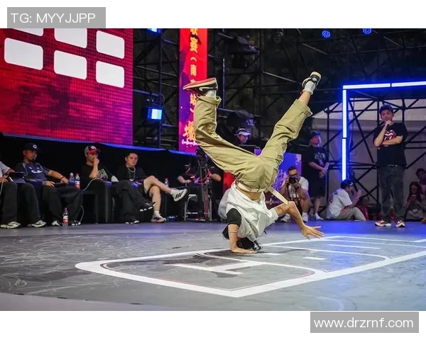 极限运动联赛点评上海街舞队灵活性表现引人瞩目展现青春活力与团队默契 极限运动联赛点评上海街舞队灵活性表现引人瞩目展现青春活力与团队默契